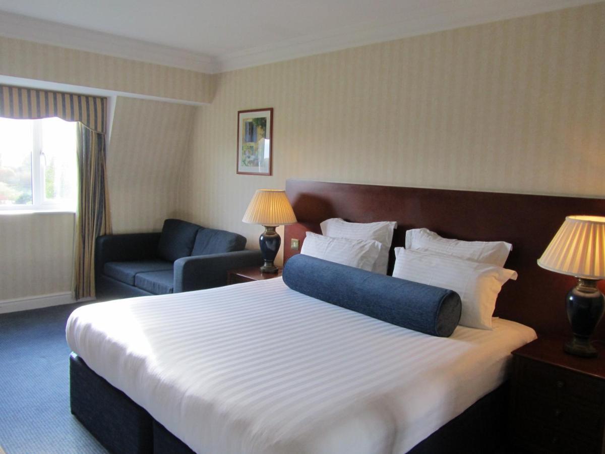 Windmill Village Hotel, Golf Club & Spa, BW Signature Collection Coventry Bagian luar foto
