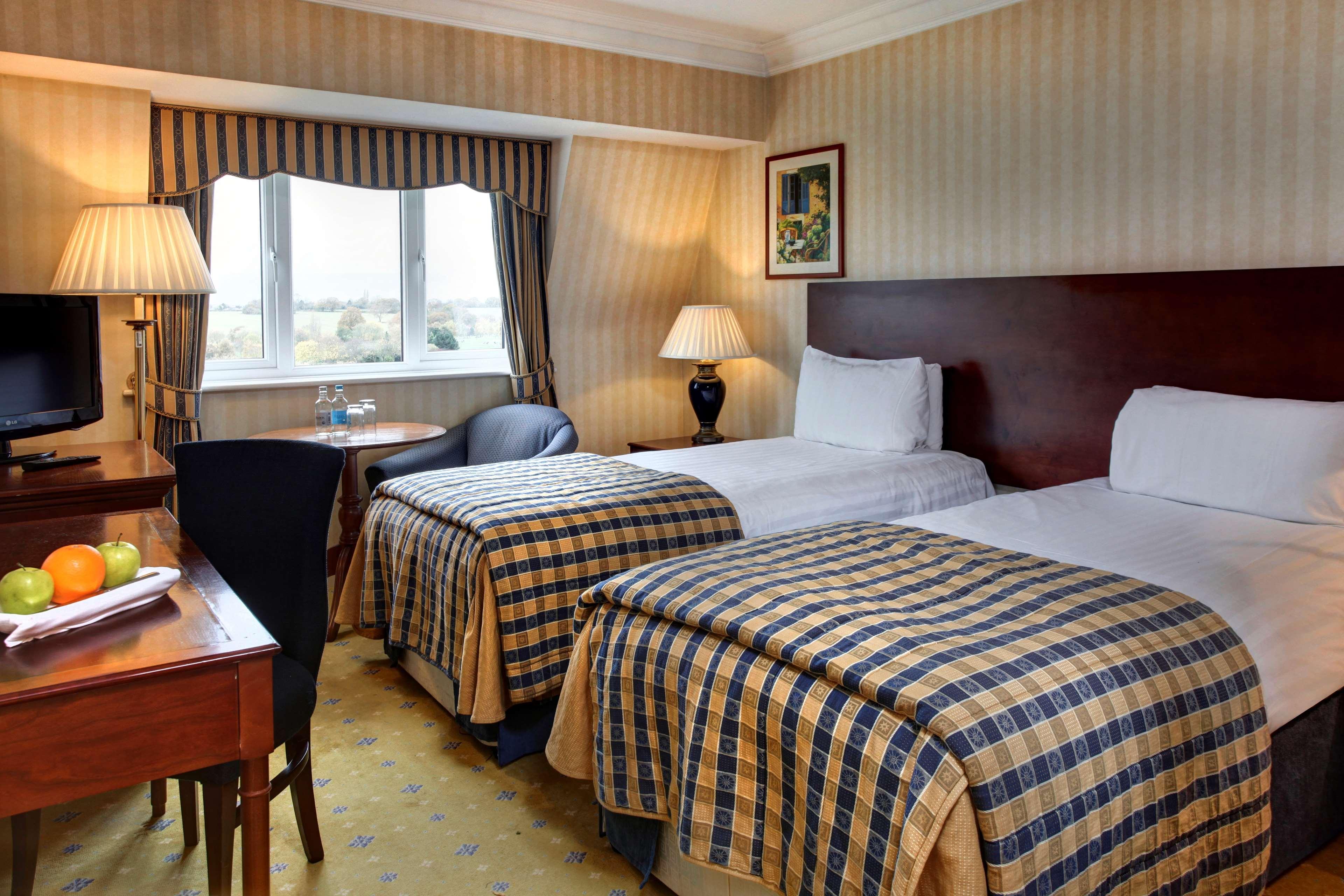 Windmill Village Hotel, Golf Club & Spa, BW Signature Collection Coventry Bagian luar foto