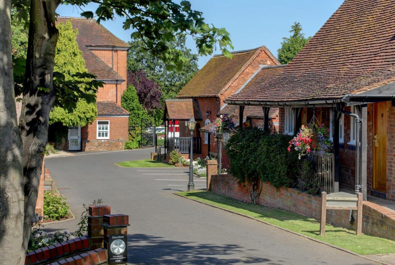 Windmill Village Hotel, Golf Club & Spa, BW Signature Collection Coventry Bagian luar foto